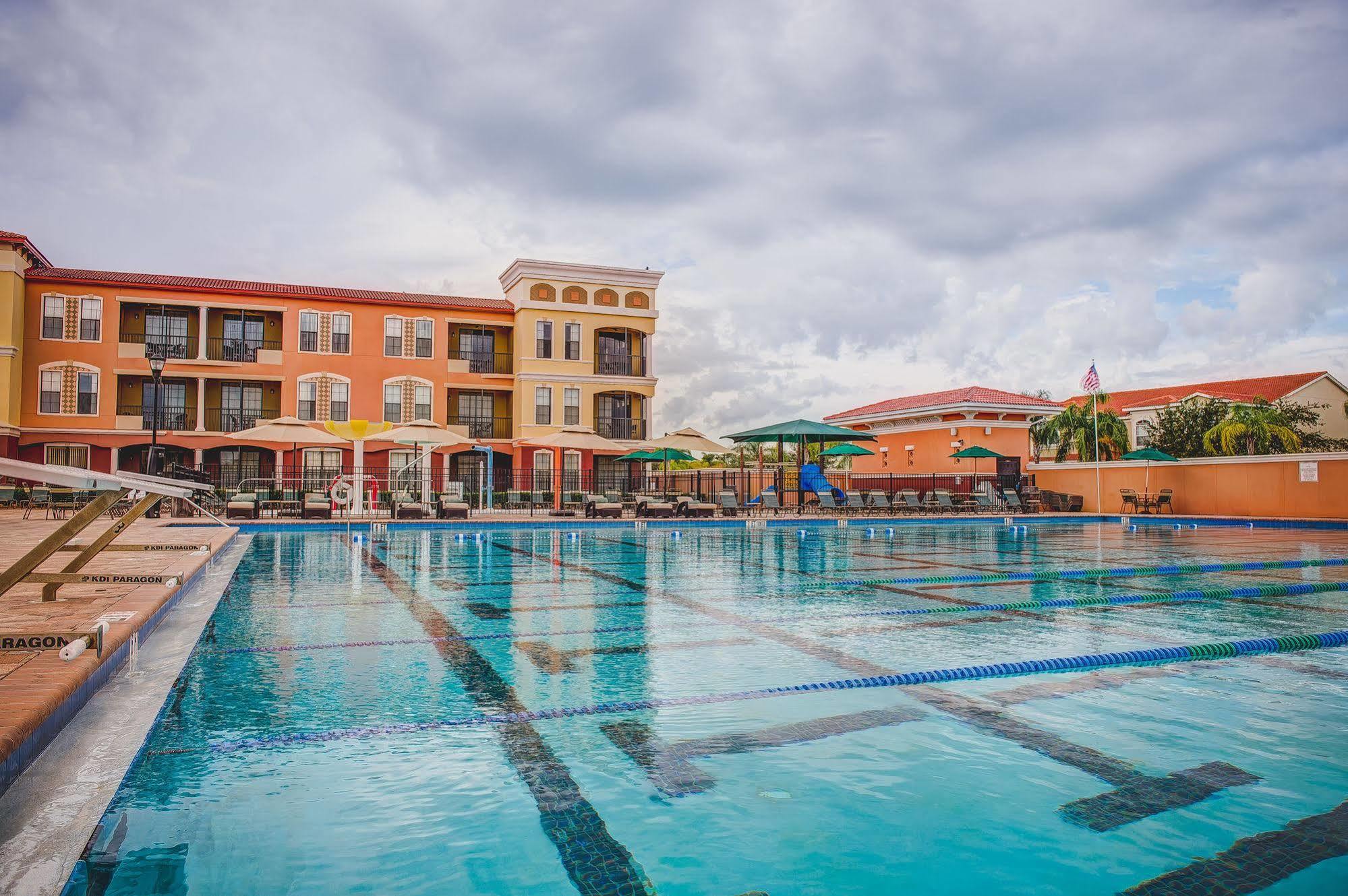 Emerald Greens Condo Resort Tampa Exterior photo